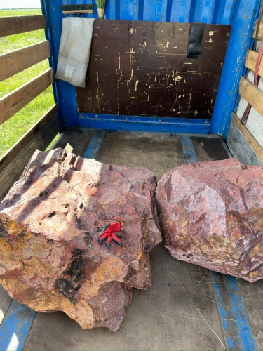 Ландшафтные глыбы красно-фиолетовые 200-1000 килограмм купить в Воскресенске