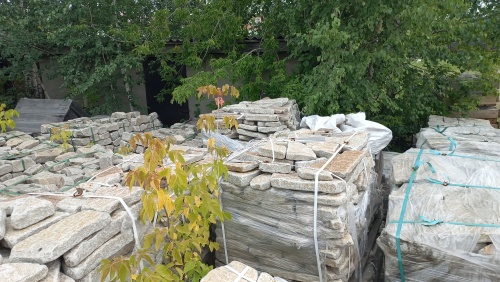 Плитняк галтованный гранитный для ландшафтного дизайна купить в Воскресенске