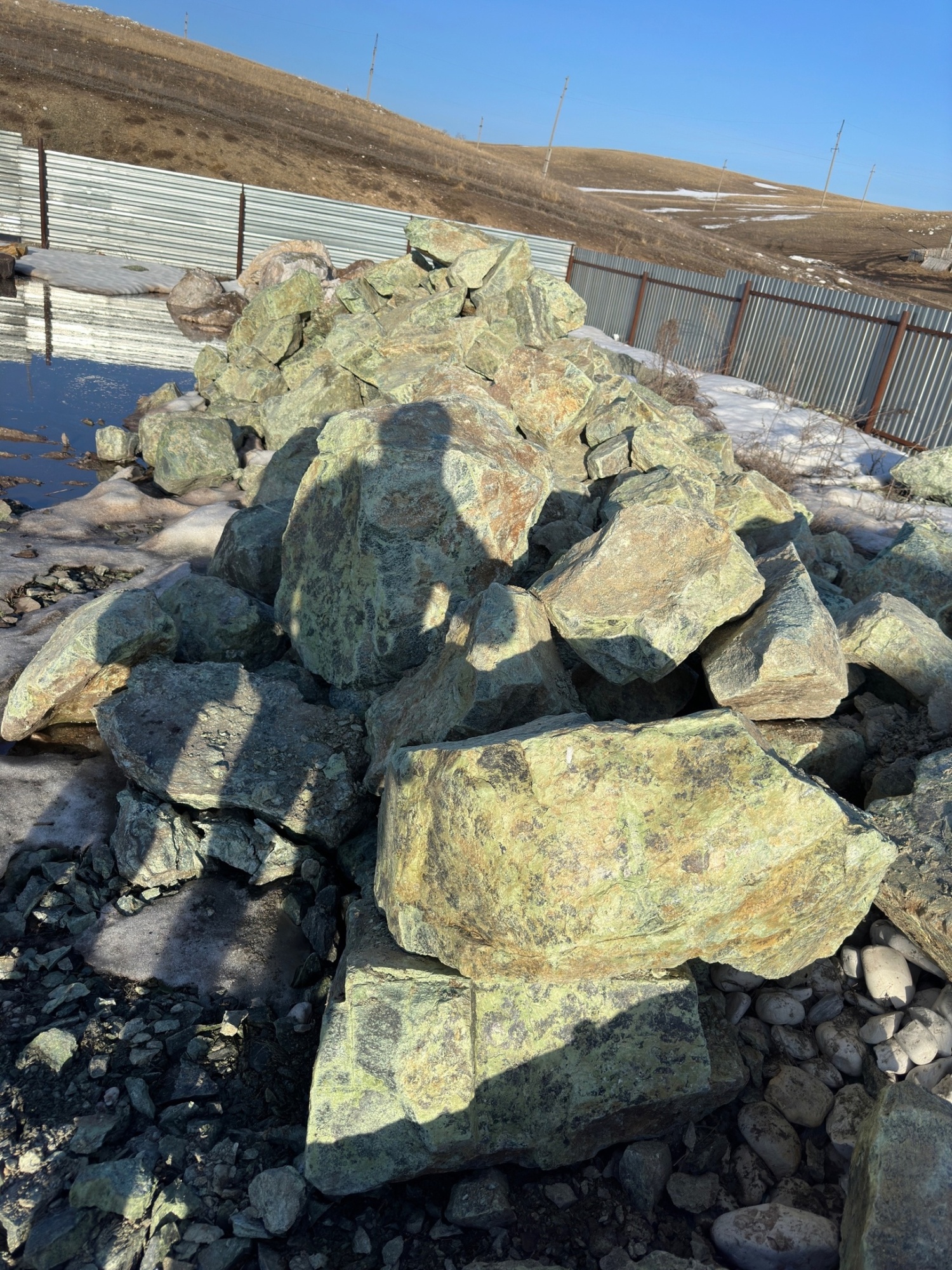 Камни для ландшафтного дизайна зелёные 10-60 килограмм купить в Воскресенске