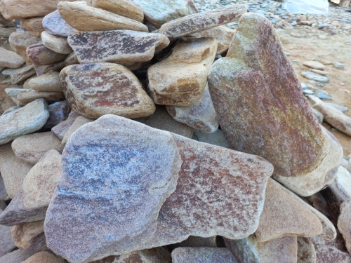 Златолит жёлтый, жёлто-зелёный глыбки и валуны для ланшафтного дизайна купить в Воскресенске