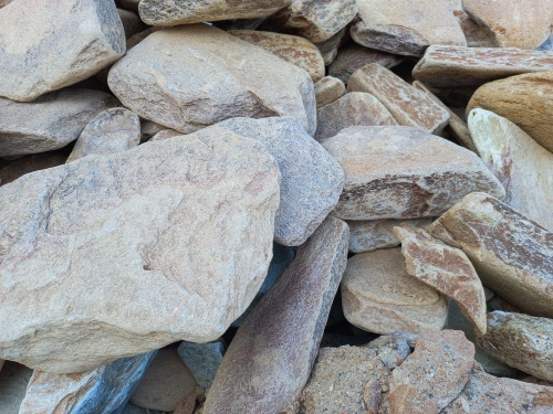 Златолит жёлтый, жёлто-зелёный глыбки и валуны для ланшафтного дизайна купить в Воскресенске