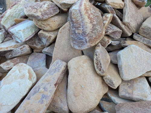 Златолит жёлтый, жёлто-зелёный глыбки и валуны для ланшафтного дизайна купить в Воскресенске