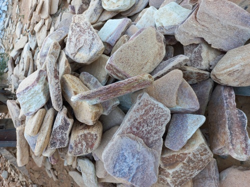 Златолит жёлтый, жёлто-зелёный глыбки и валуны для ланшафтного дизайна купить в Воскресенске