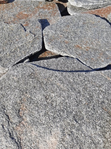 Златолит серебристый галтованный для лестниц купить в Воскресенске