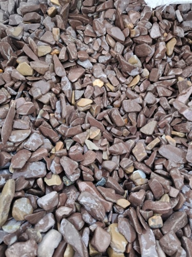 купить коричневый щебень